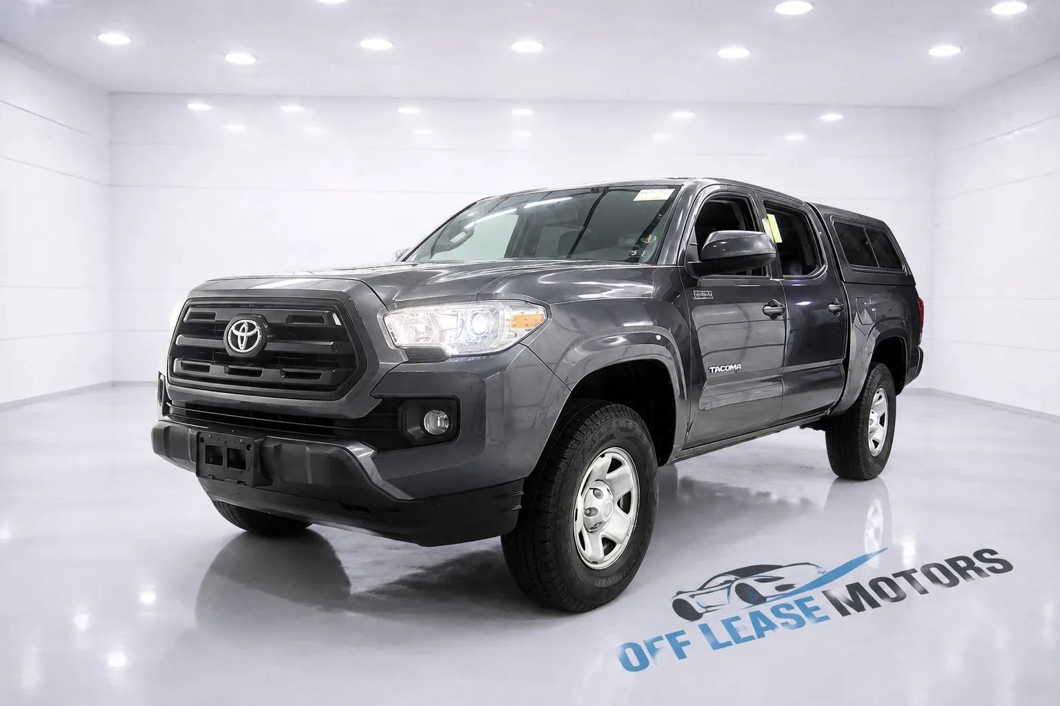 Used 2017 Toyota Tacoma SR AWD/4WD image 1