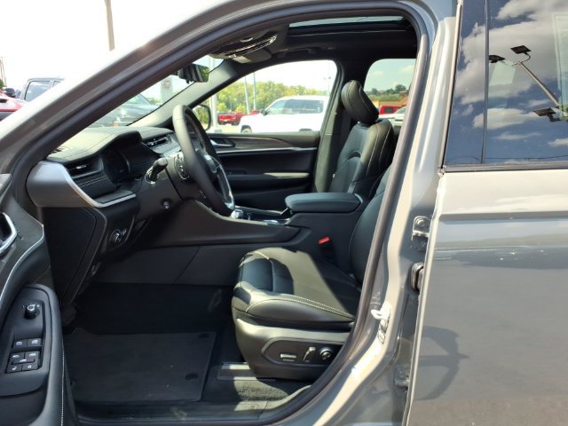New 2027 Jeep Grand Cherokee L Limited w/ Technology Group II AWD/4WD image 6