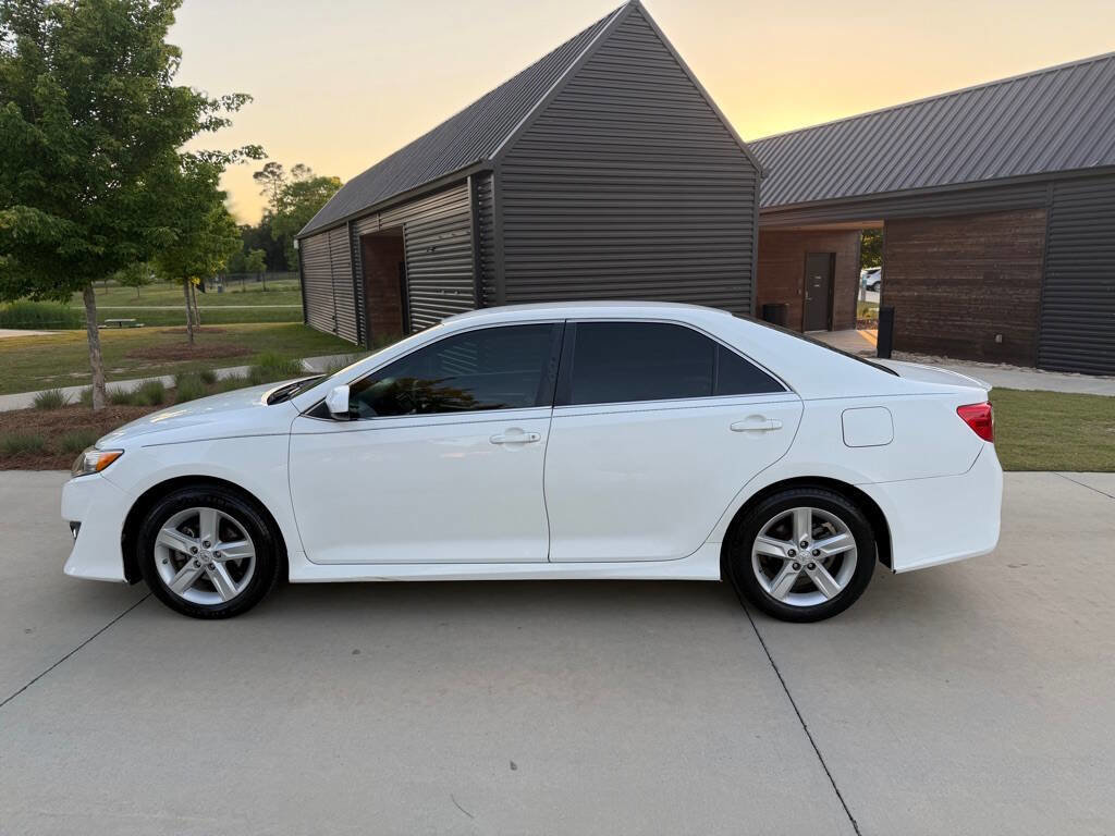 Used 2012 Toyota Camry SE FWD image 4