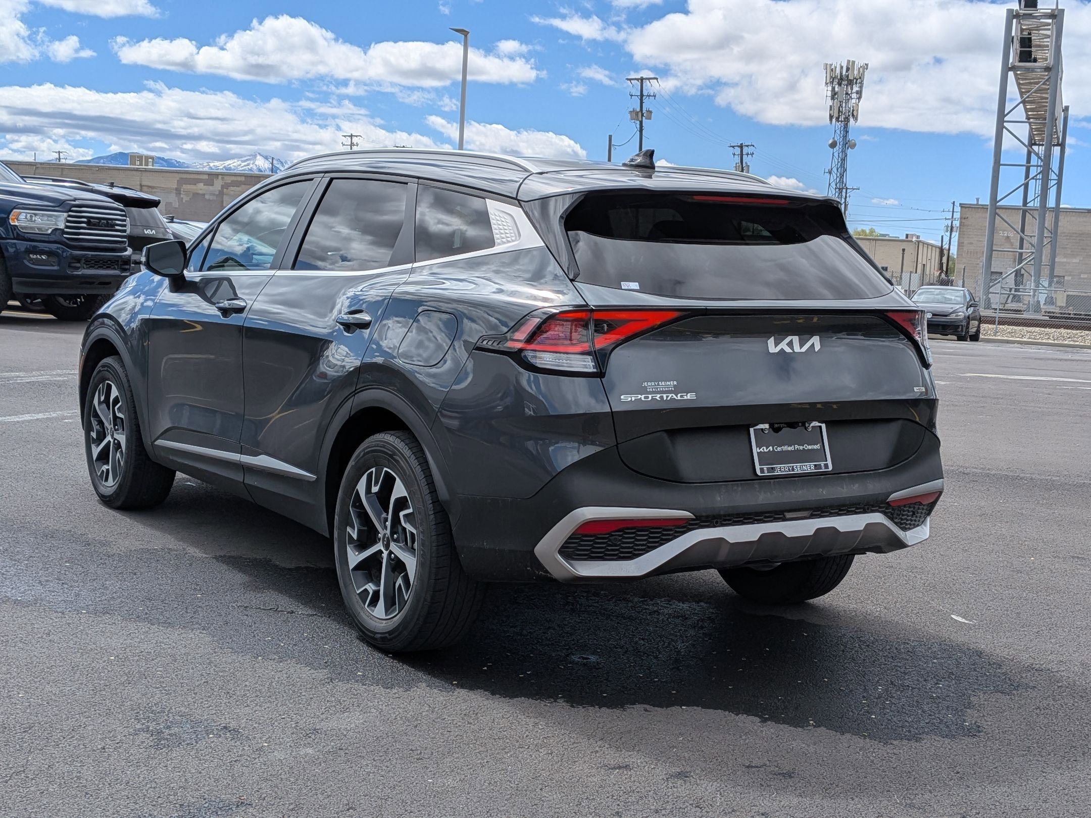 Used 2023 Kia Sportage EX image 4
