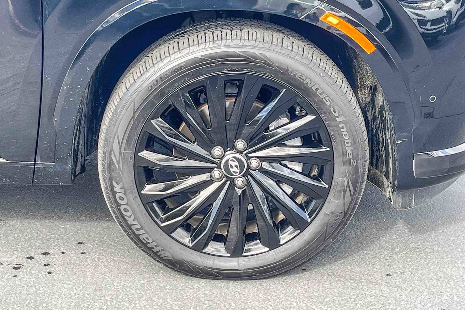 Used 2024 Hyundai Palisade Calligraphy image 9