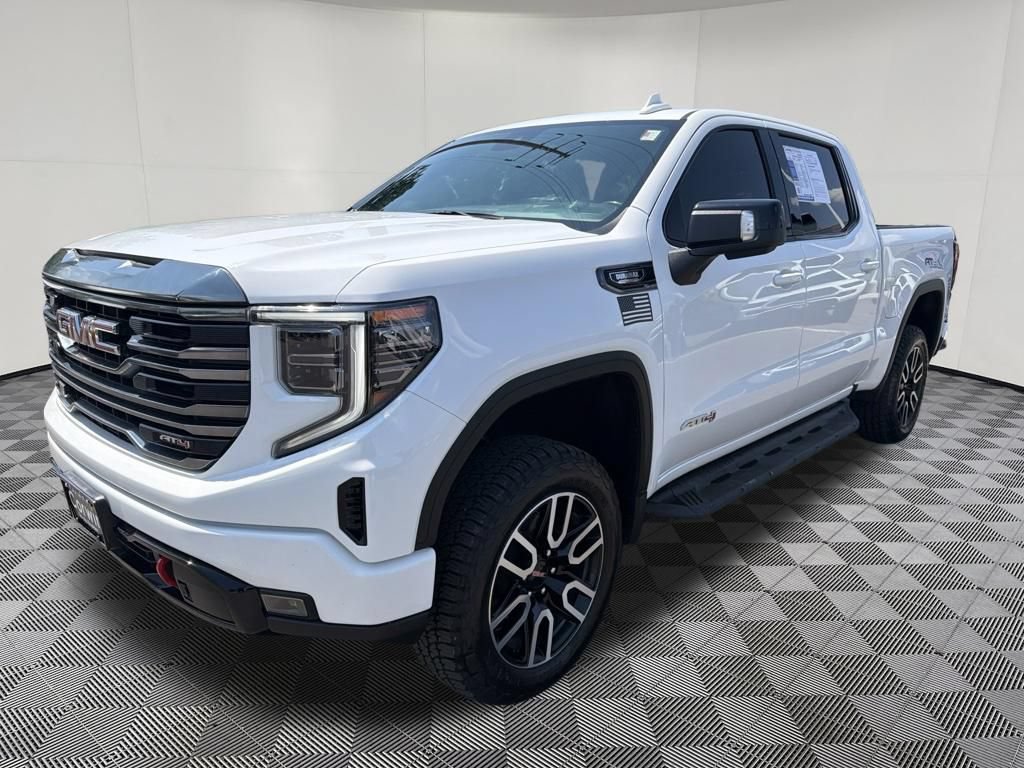 Used 2022 GMC Sierra 1500 AT4 w/ AT4 Preferred Package AWD/4WD image 3