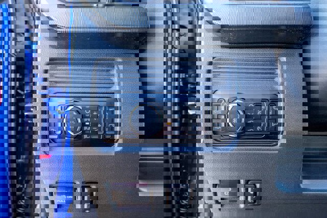 New 2026 Ford F350 Platinum w/ FX4 Off-Road Package image 36