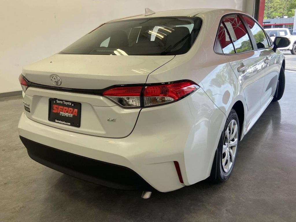 Used 2026 Toyota Corolla LE FWD image 3
