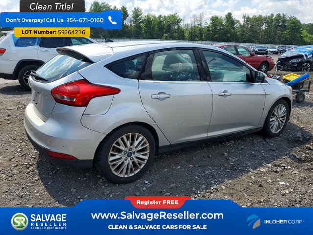 Used 2016 Ford Focus Titanium w/ Titanium Technology Package FWD image 4