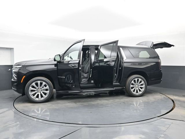 Used 2025 Chevrolet Suburban Premier AWD/4WD image 38