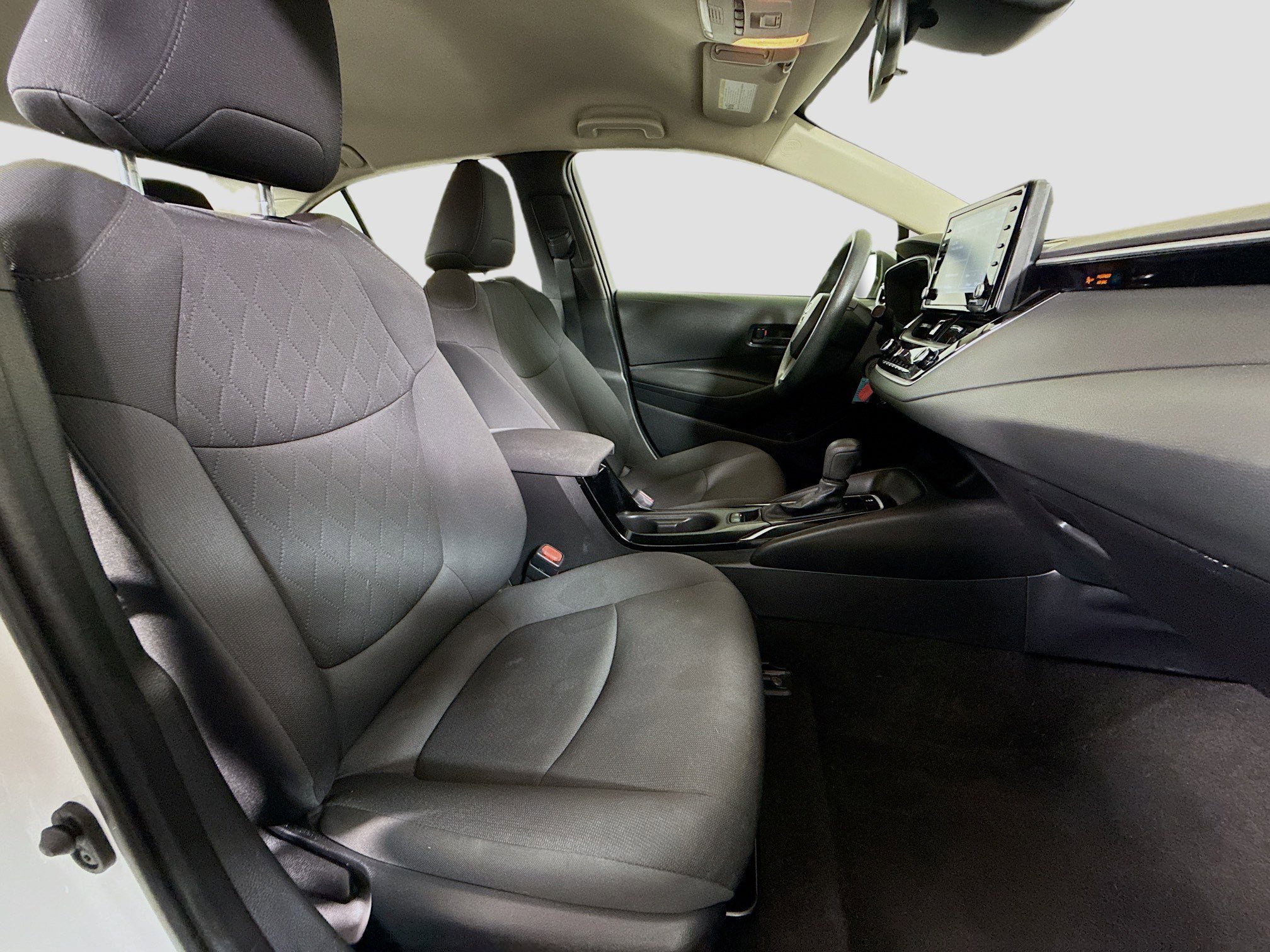 Used 2022 Toyota Corolla LE FWD image 28
