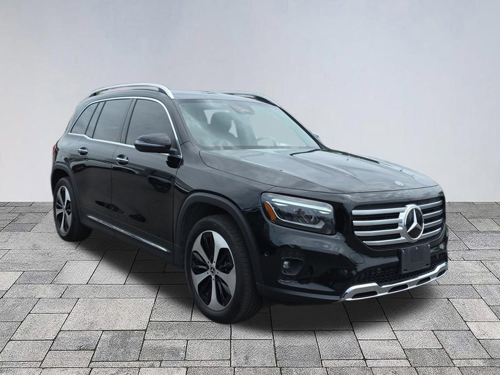 Used 2024 Mercedes-Benz GLB 250 image 1