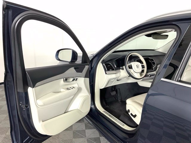 Certified 2025 Volvo XC90 B6 Plus w/ Protection Package Premier AWD/4WD image 25