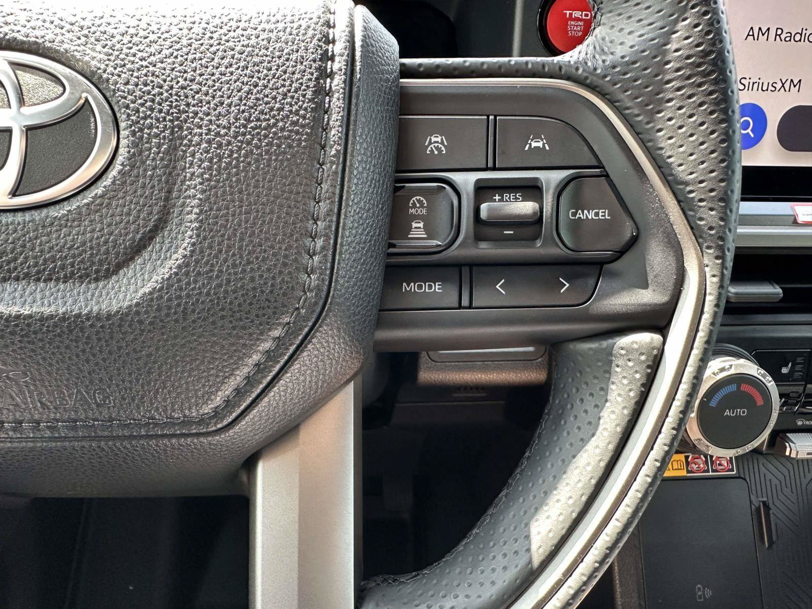 Used 2025 Toyota 4Runner TRD Off-Road Premium AWD/4WD image 14