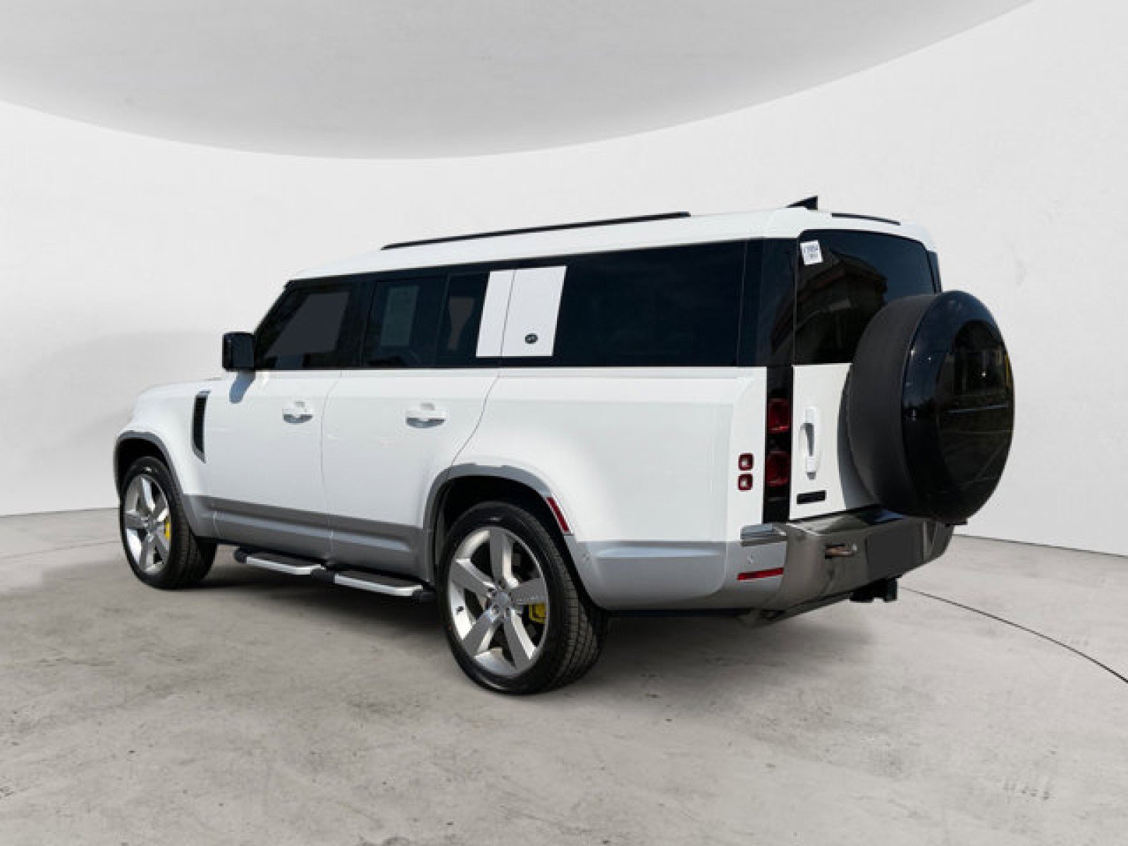 Certified 2023 Land Rover Defender 130 First Edition AWD/4WD image 6