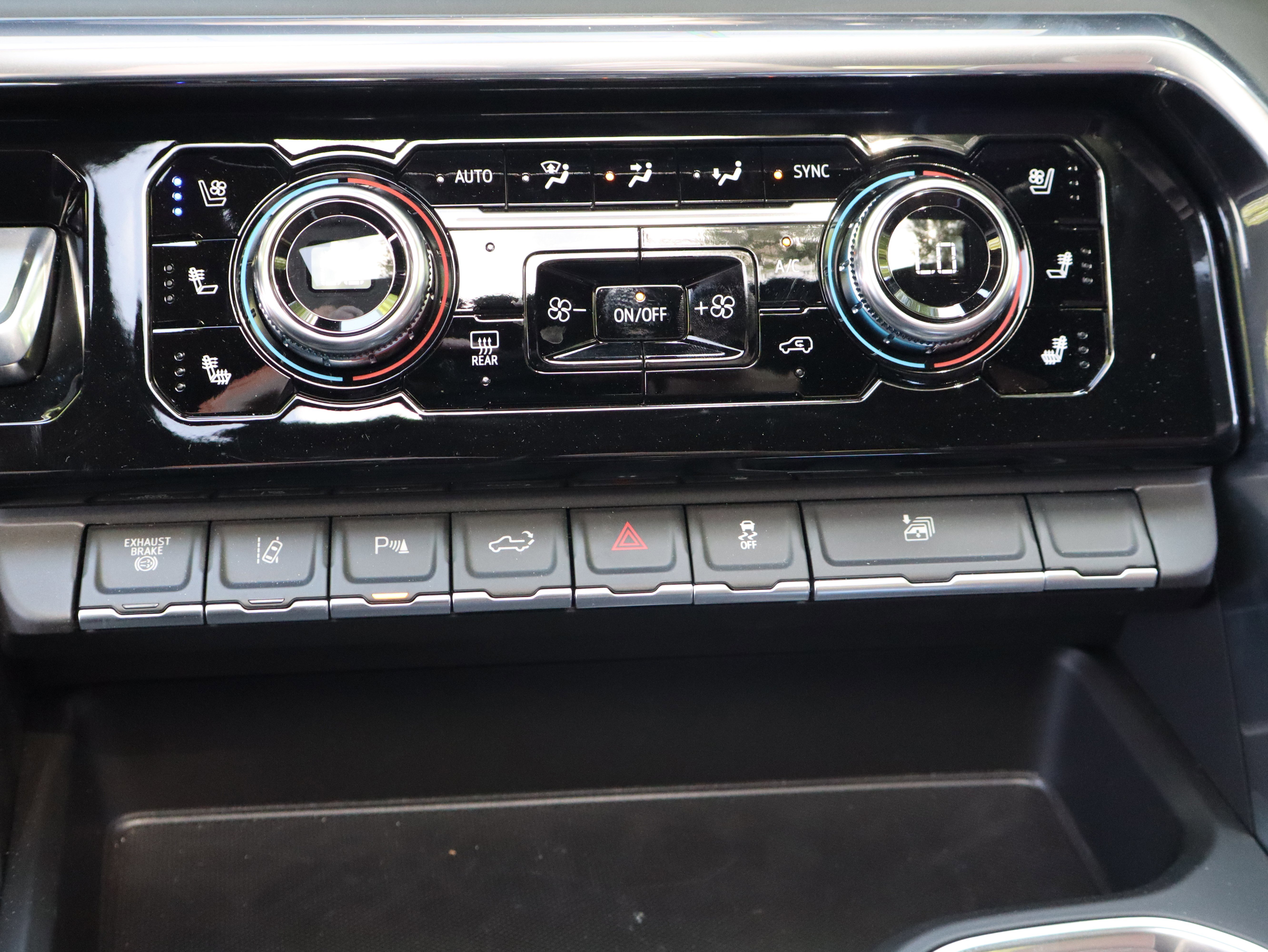 Used 2026 GMC Sierra 3500 Denali Ultimate image 36