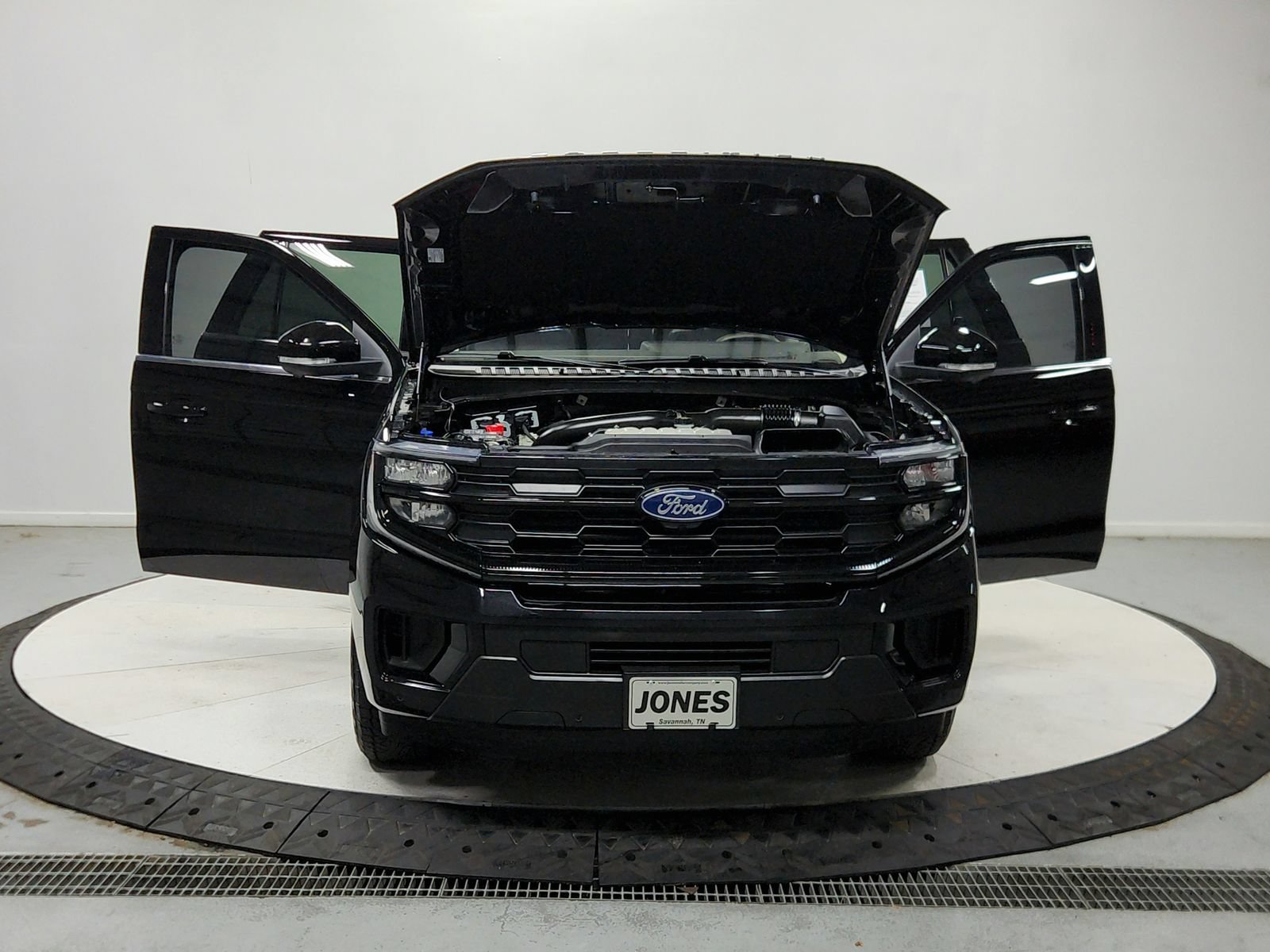 Used 2025 Ford Expedition Active AWD/4WD image 11