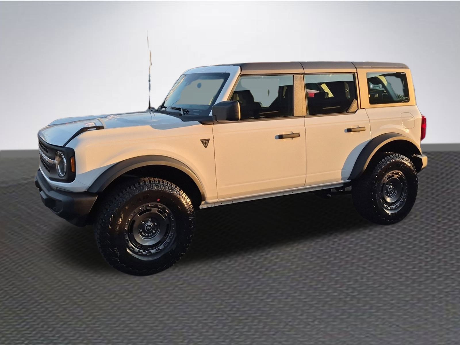 New 2025 Ford Bronco 4-Door w/ Sasquatch Package image 2