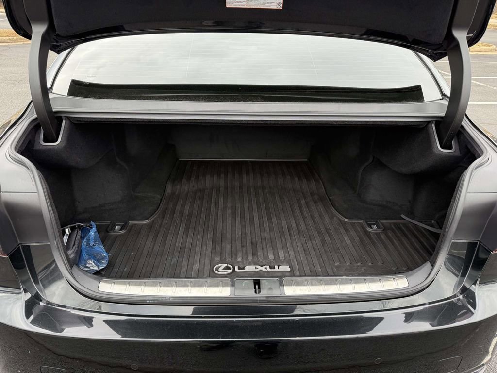 Used 2023 Lexus LS 500 F Sport image 29