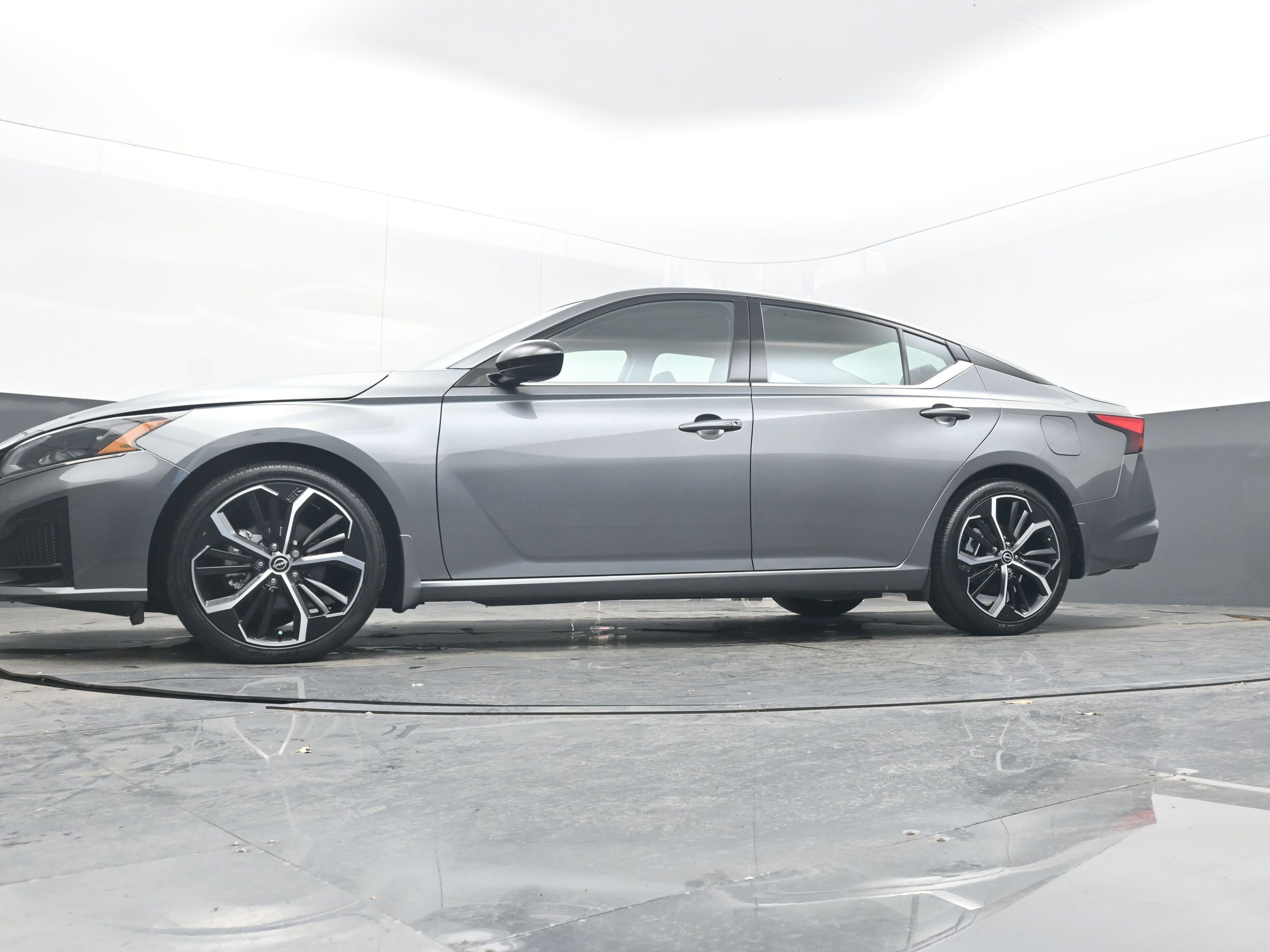 Certified 2023 Nissan Altima 2.5 SR w/ SR Premium Package image 25