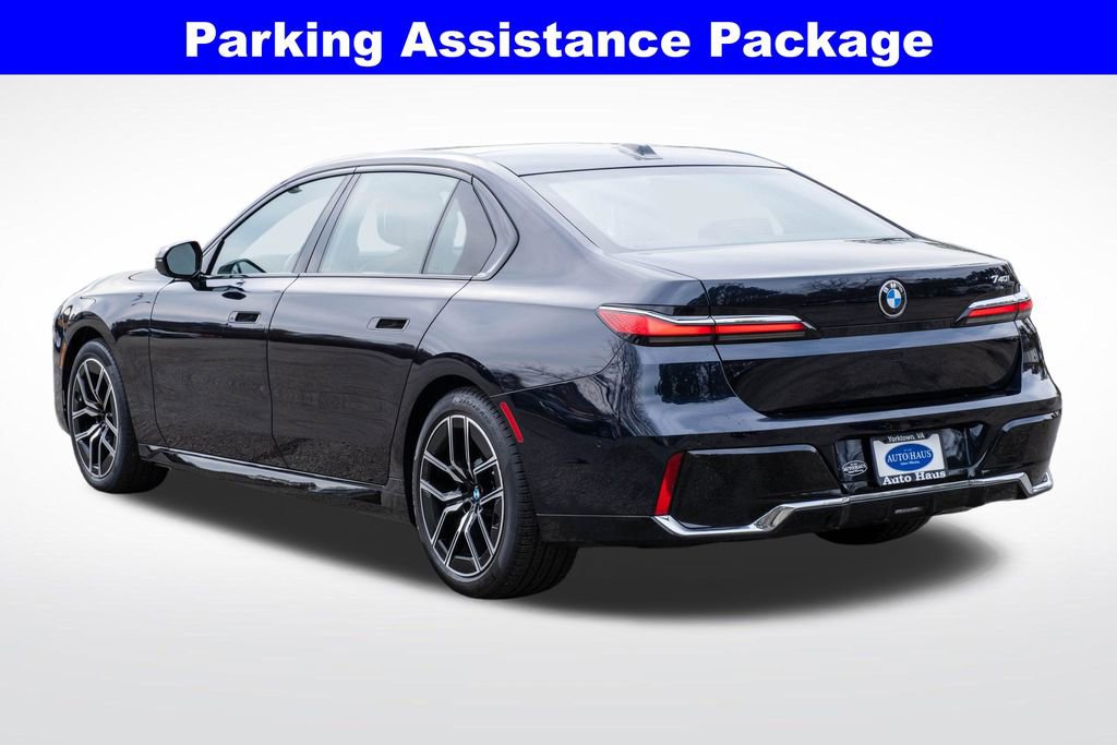 Used 2023 BMW 740i w/ Parking Assistance Package image 6