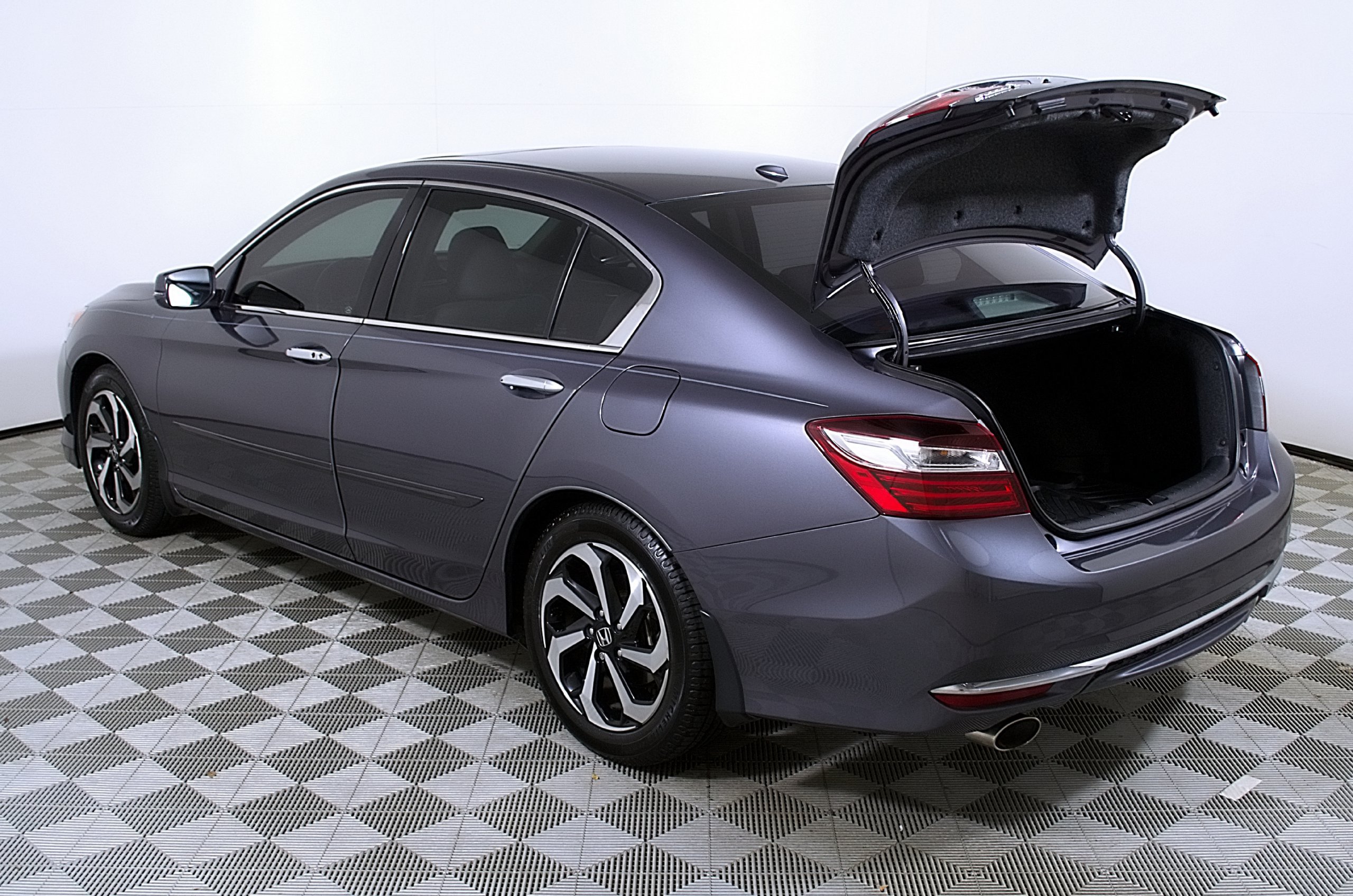 Used 2016 Honda Accord EX-L image 10