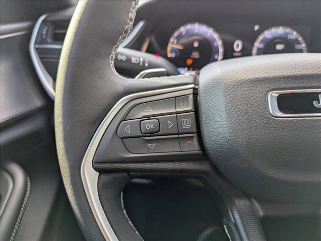 New 2025 Jeep Grand Cherokee Altitude image 13