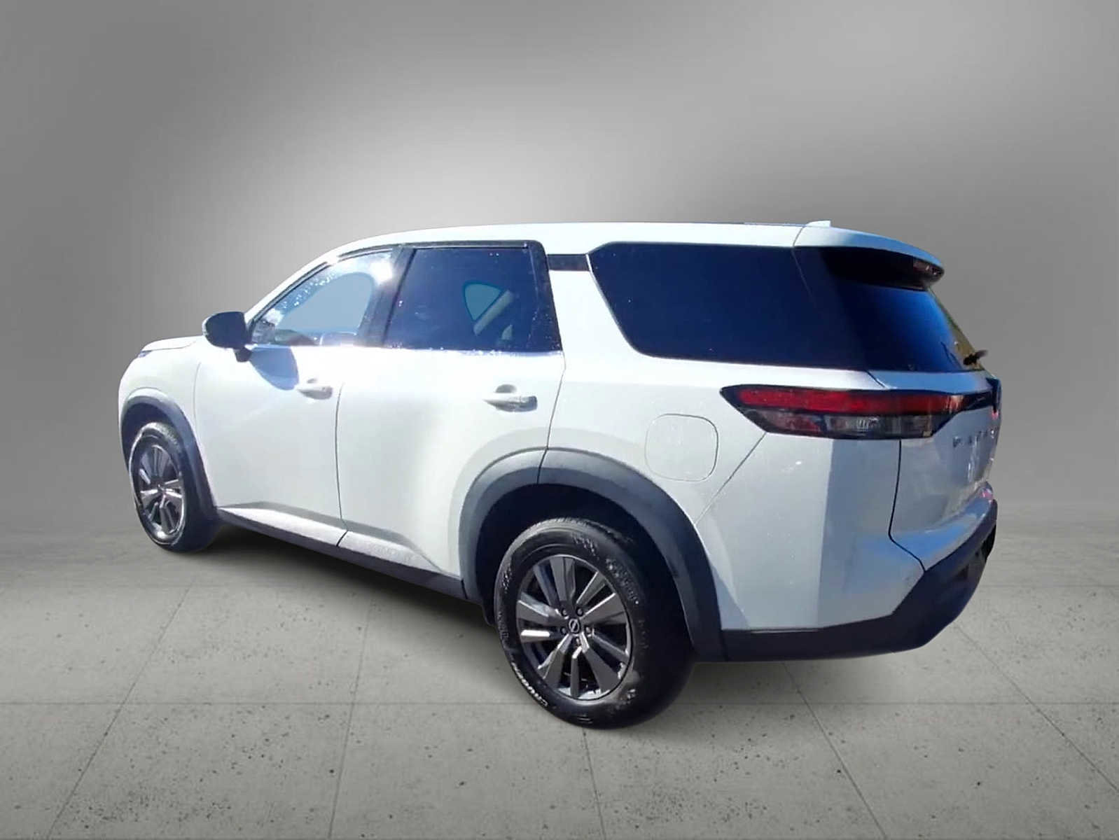 Used 2022 Nissan Pathfinder S w/ Cargo Package image 6