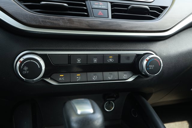 Used 2023 Nissan Altima 2.5 SV FWD image 19