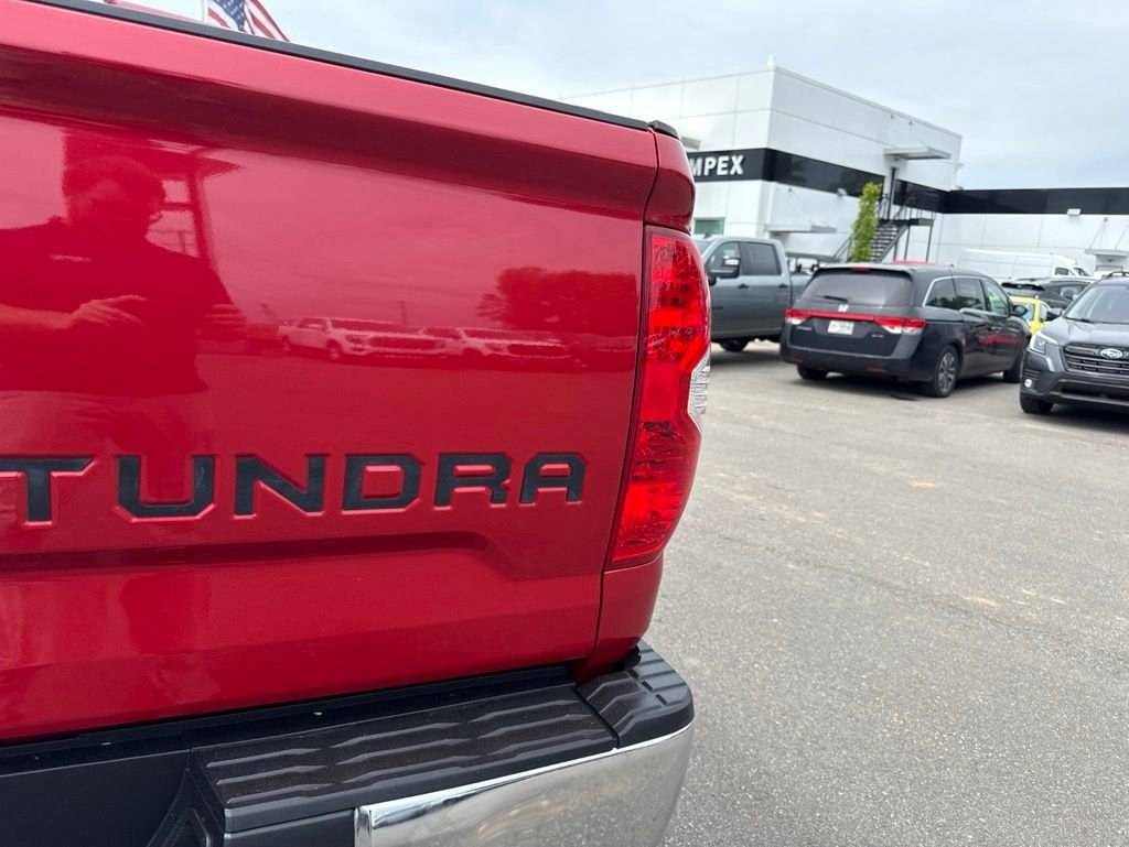 Used 2017 Toyota Tundra SR5 w/ SR5 Upgrade Package AWD/4WD image 30
