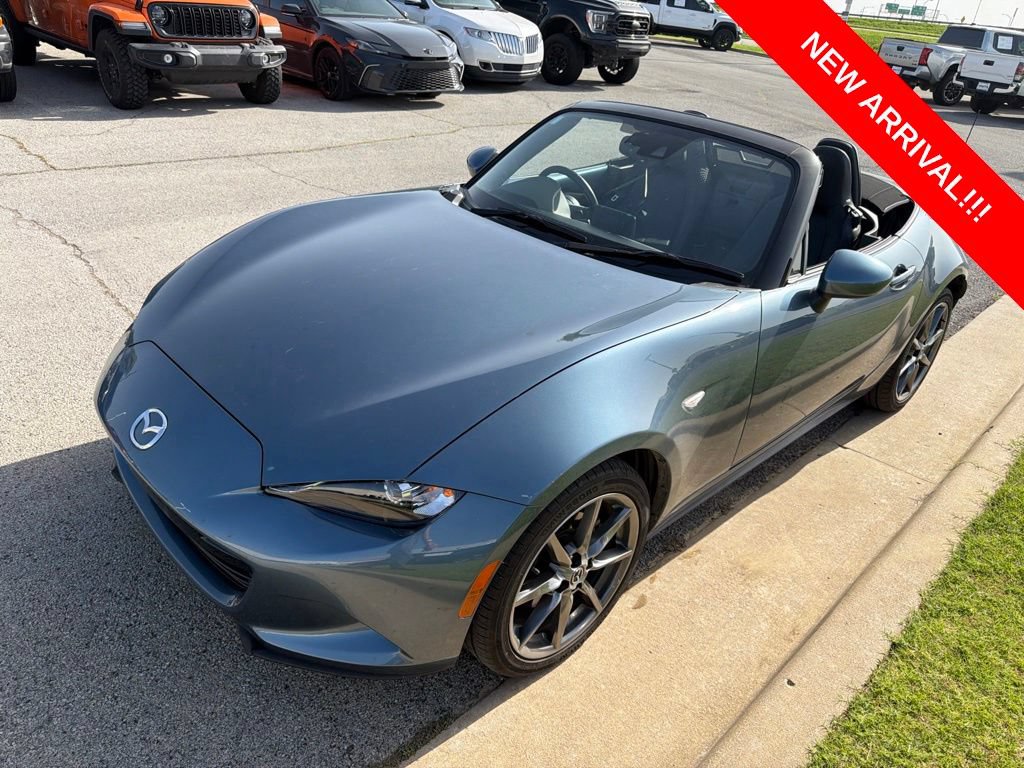 Used 2016 MAZDA MX-5 Miata Grand Touring RWD image 3
