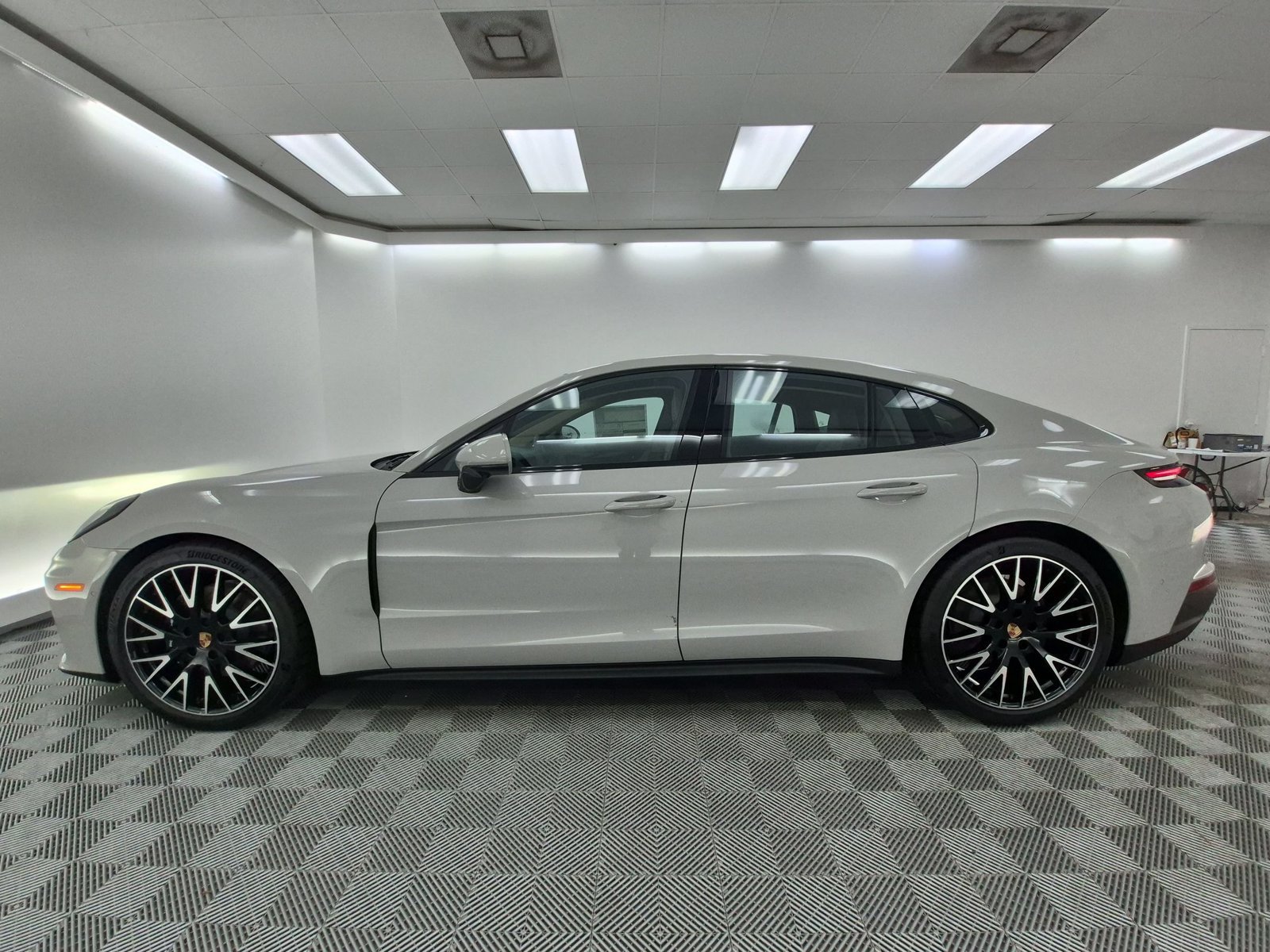 New 2026 Porsche Panamera image 2