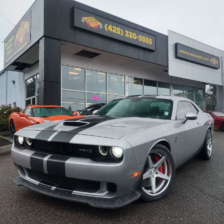Used 2016 Dodge Challenger SRT Hellcat image 7
