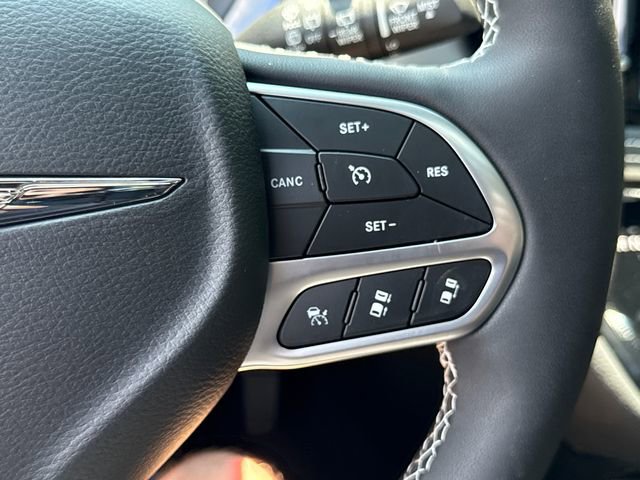 New 2026 Chrysler Pacifica Select FWD image 15