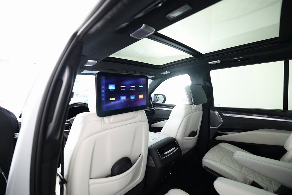 Used 2026 Cadillac Escalade V image 17