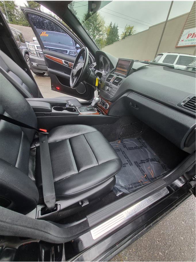 Used 2010 Mercedes-Benz C 300 4MATIC Sedan image 10