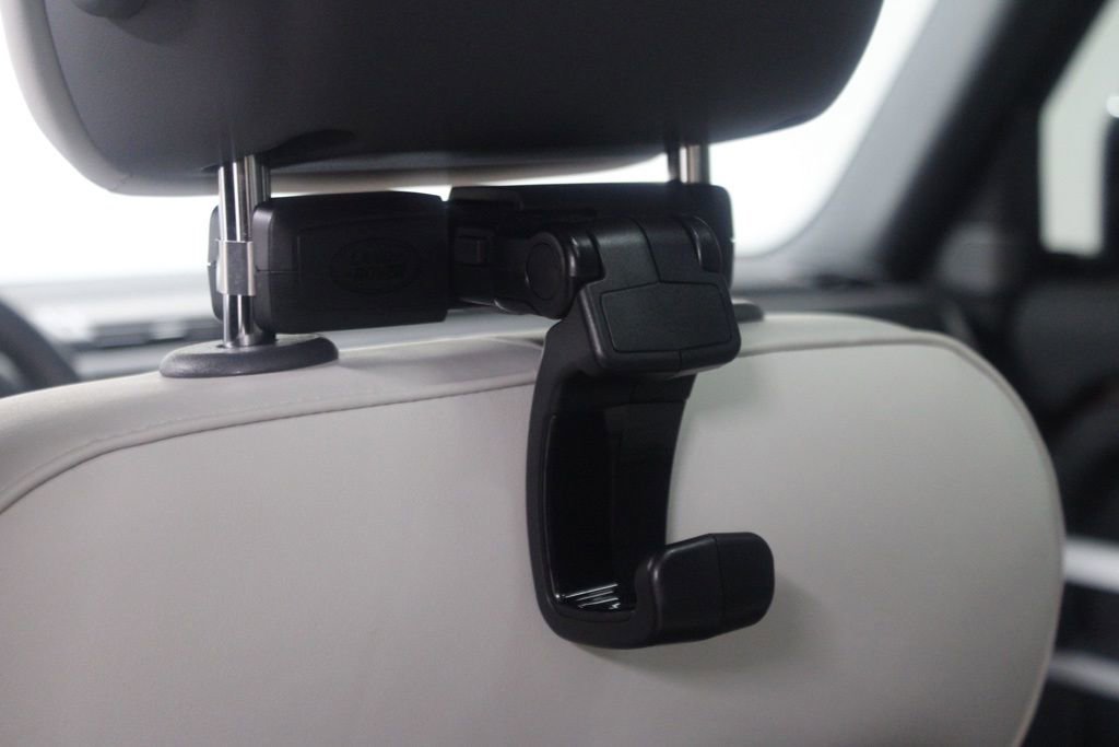 Used 2023 Land Rover Defender 130 SE image 38