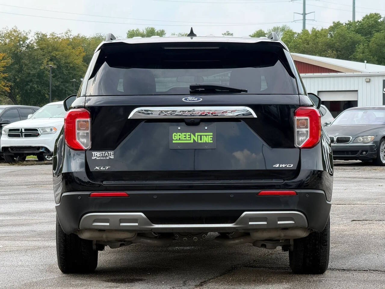 Used 2023 Ford Explorer XLT w/ Equipment Group 202A AWD/4WD image 4