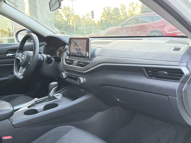 Used 2025 Nissan Altima 2.5 SV FWD image 18