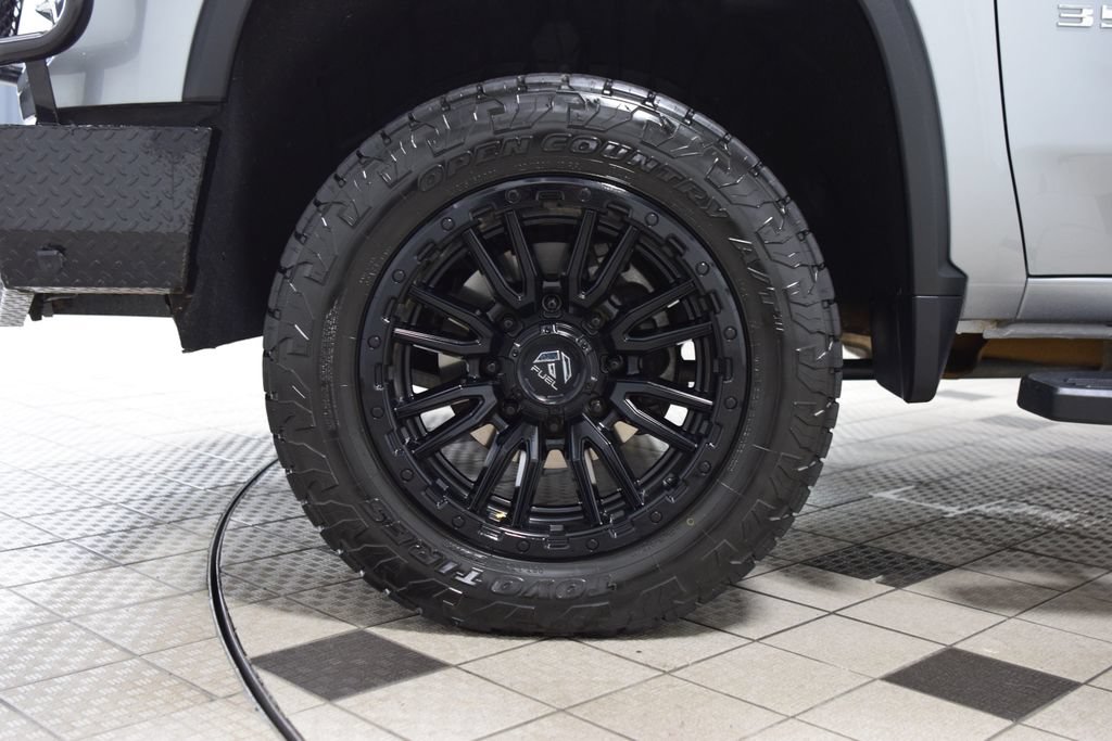 Used 2025 Chevrolet Silverado 3500 LTZ w/ LTZ Premium Package AWD/4WD image 31