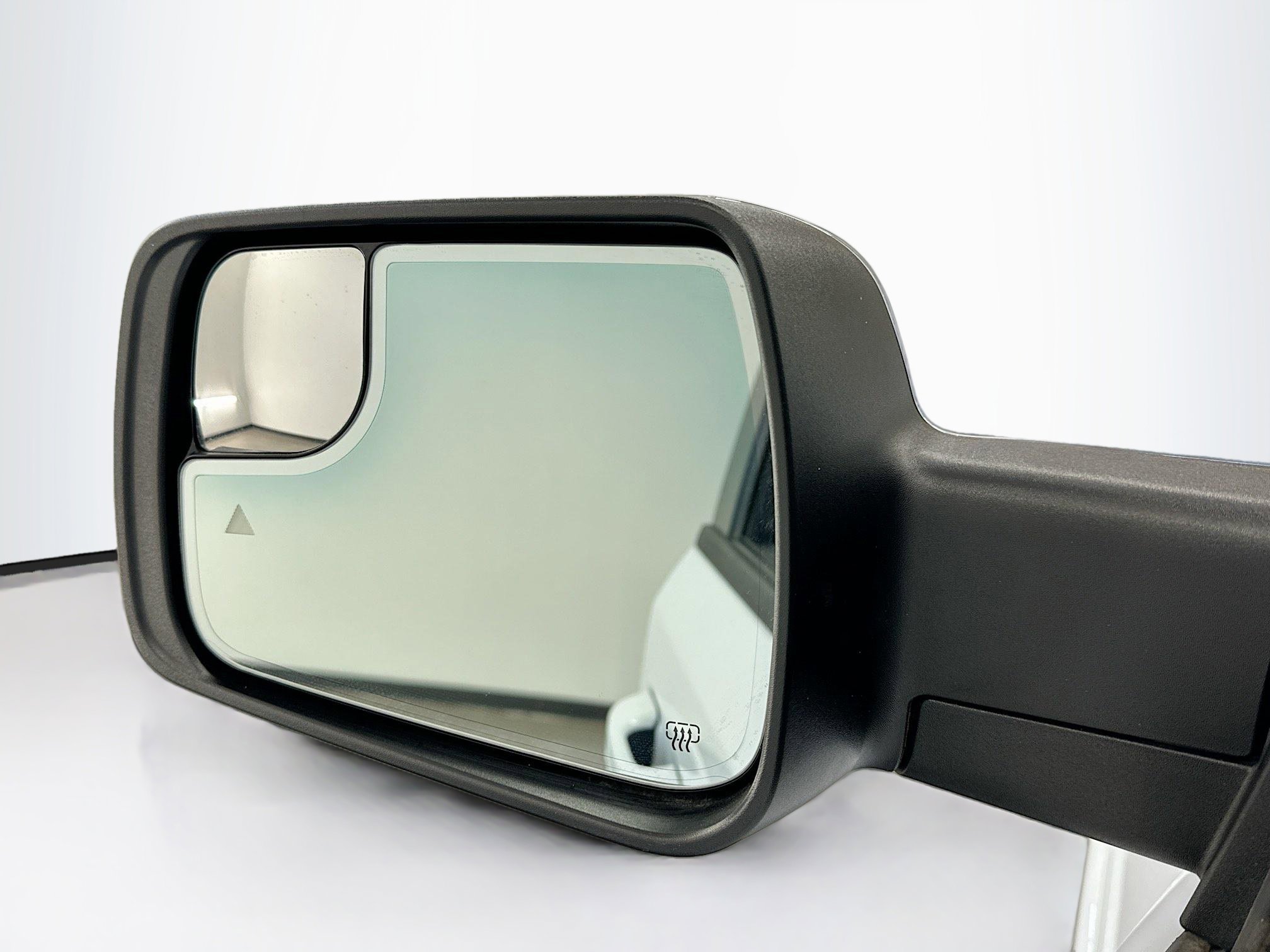 Used 2025 RAM 1500 Laramie image 16