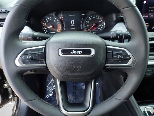 Used 2024 Jeep Compass Latitude AWD/4WD image 12