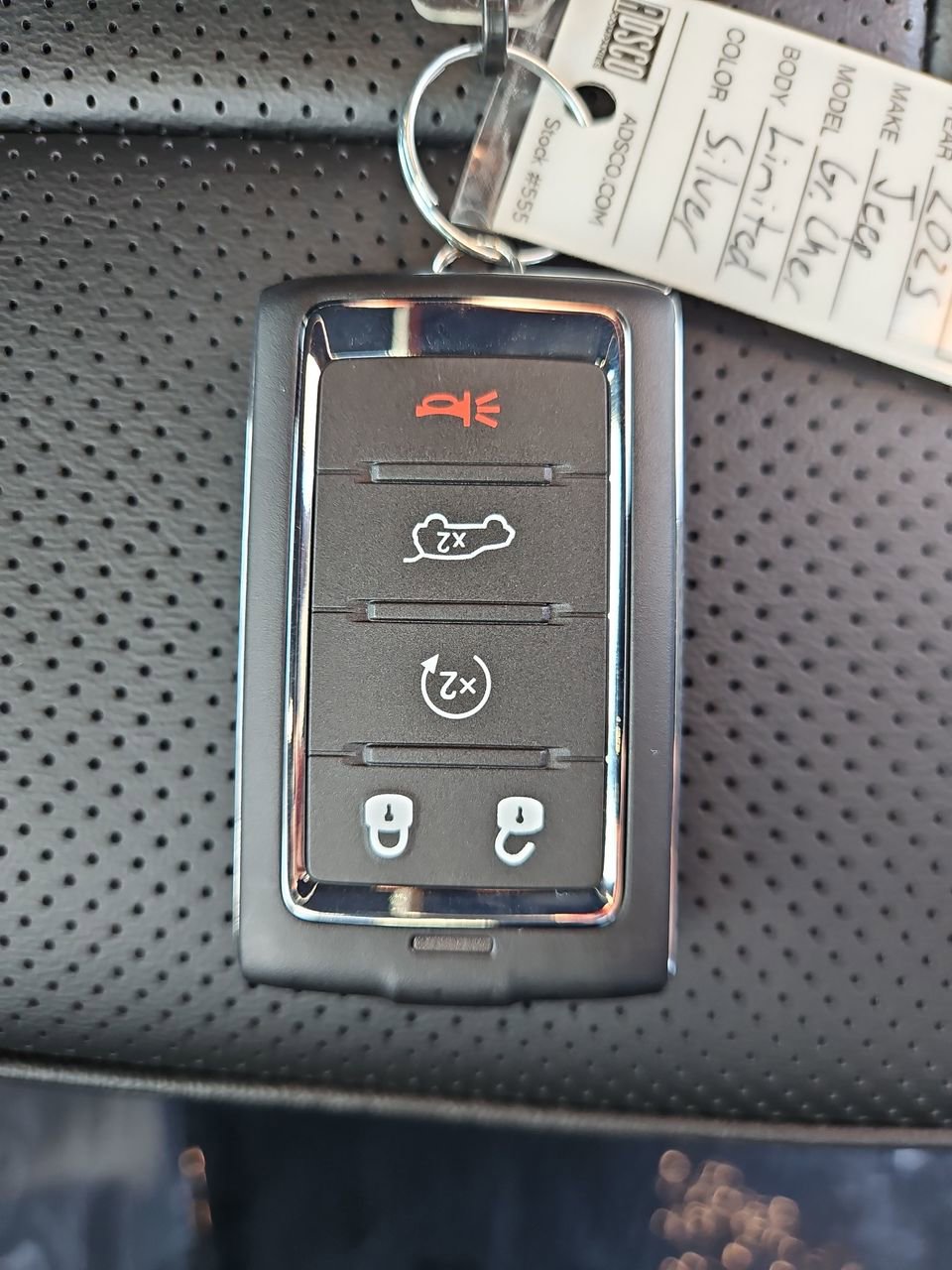 New 2025 Jeep Grand Cherokee Limited w/ Luxury Tech Group II image 34