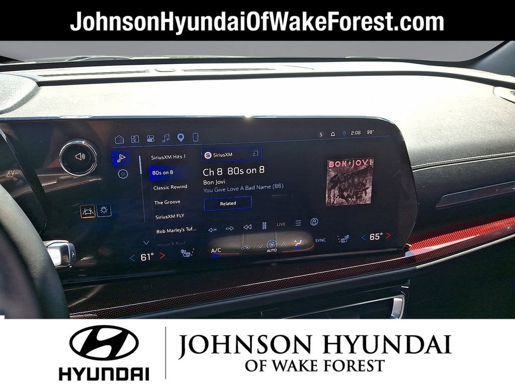 Used 2024 Chevrolet Traverse Z71 AWD/4WD image 16