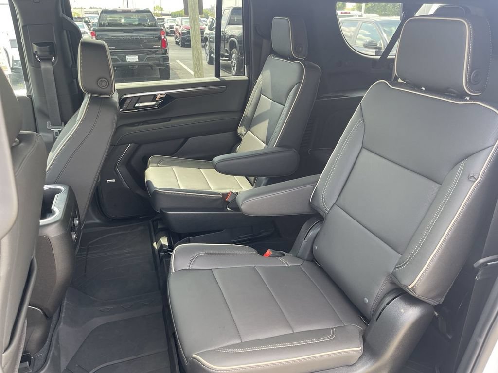 New 2026 Chevrolet Suburban Premier w/ Sun And Tow Package AWD/4WD image 23