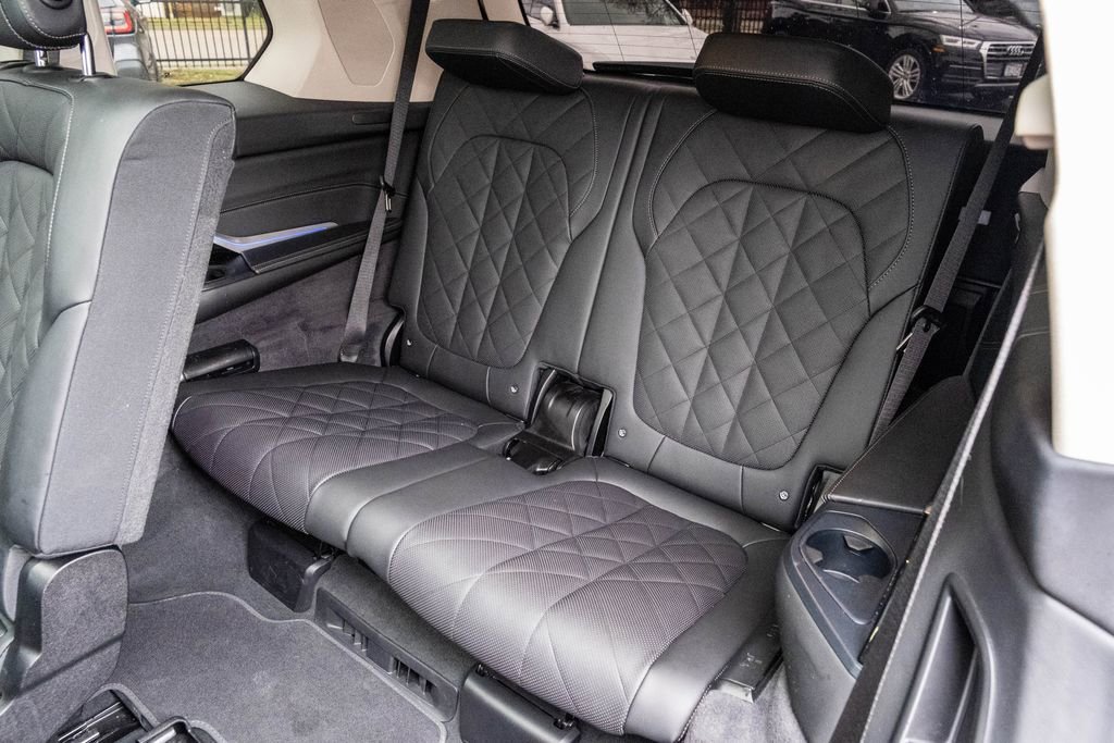 Used 2025 BMW X7 xDrive40i image 30