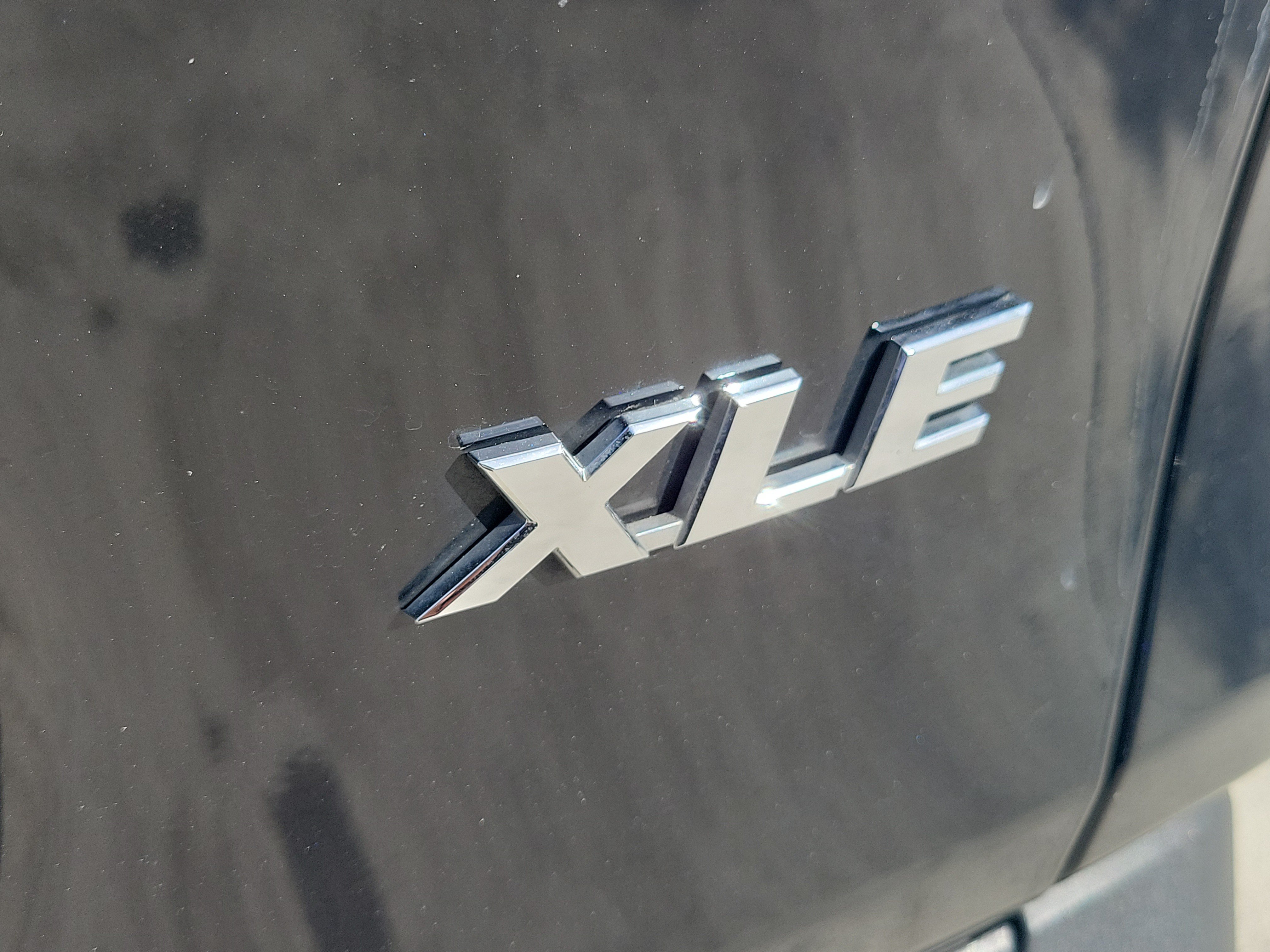 Used 2025 Toyota RAV4 XLE Premium w/ Weather Package FWD image 9