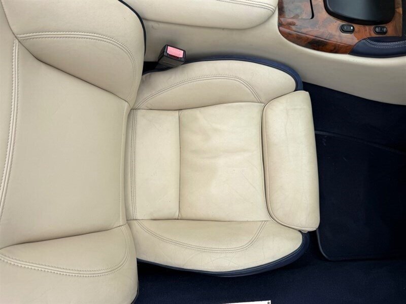 Used 2000 Aston Martin DB7 Vantage RWD image 18