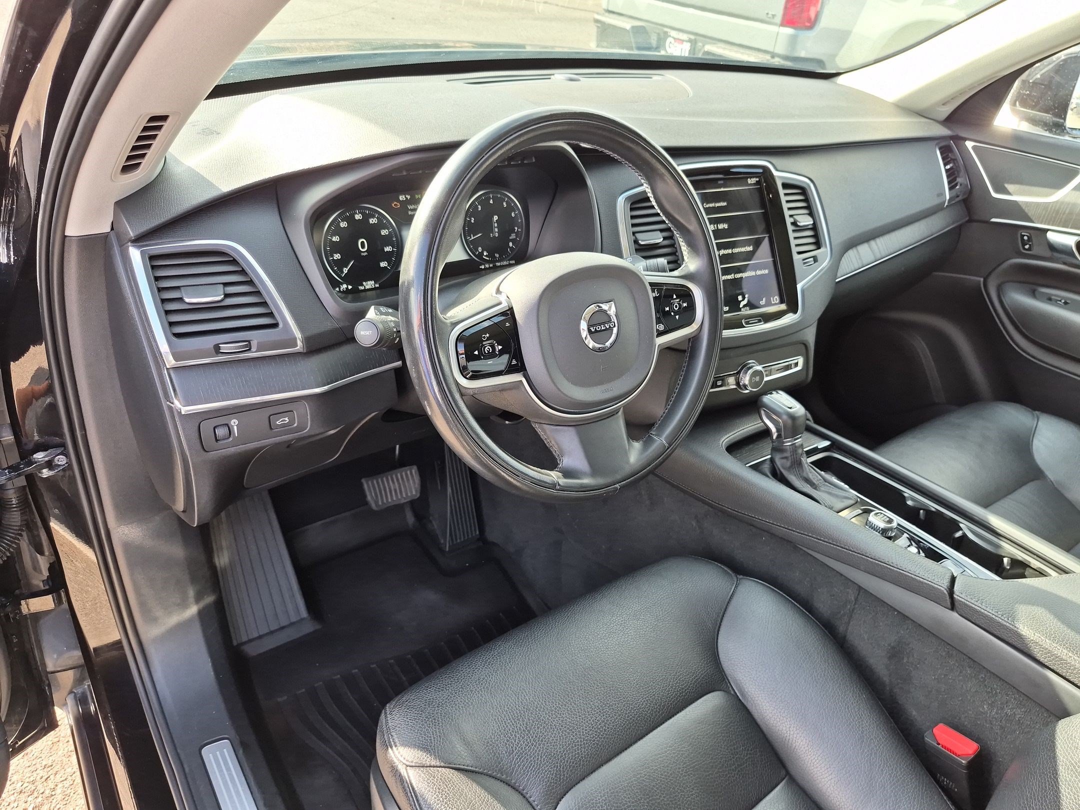 Used 2020 Volvo XC90 T6 Momentum w/ Protection Package Premier AWD/4WD image 14