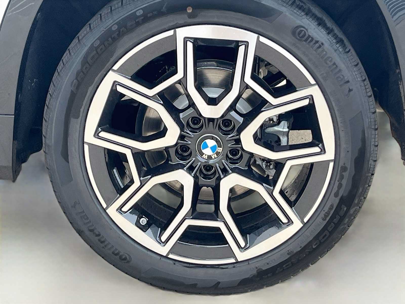 New 2027 BMW X1 xDrive28i AWD/4WD image 6