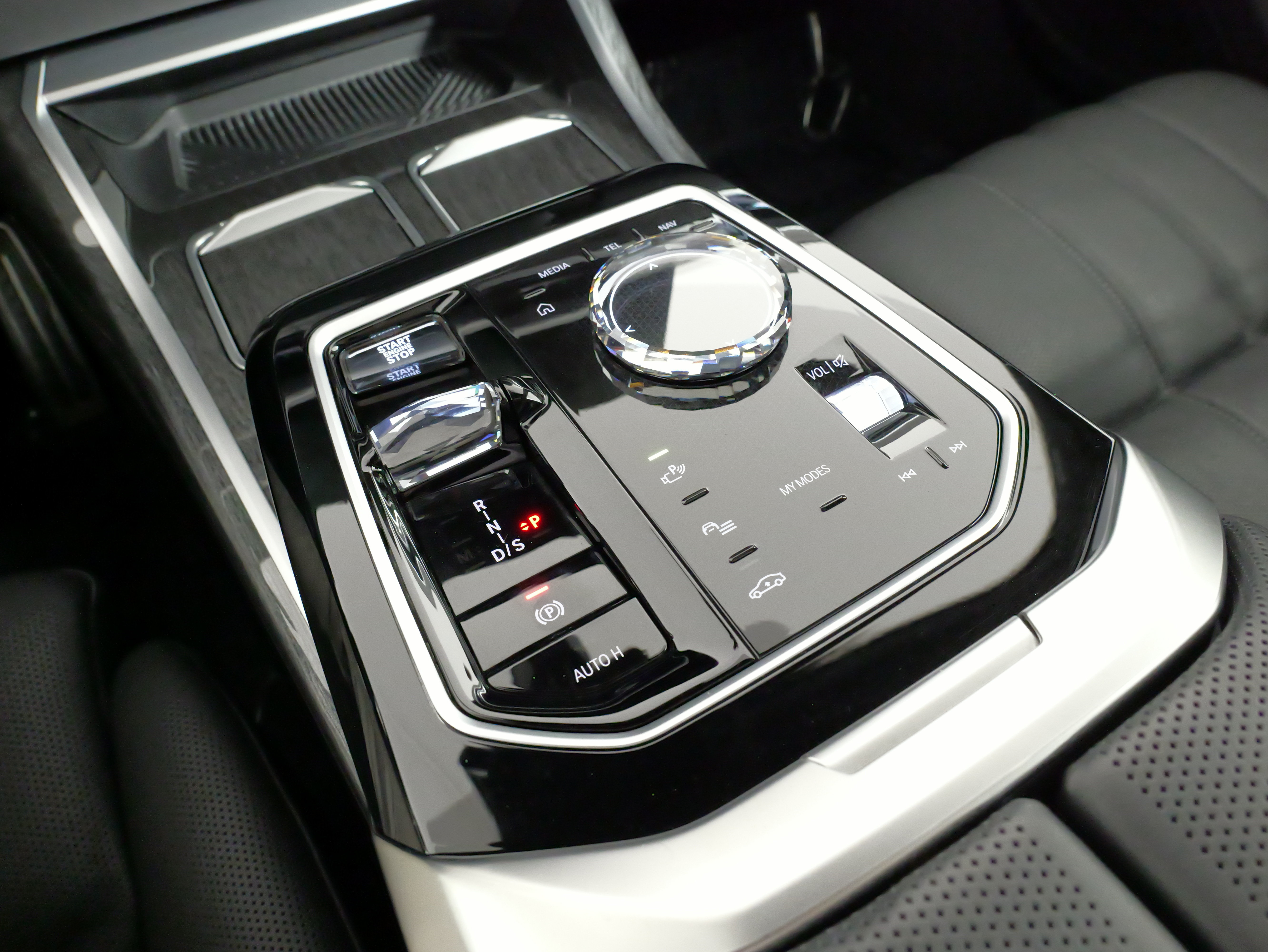 Used 2023 BMW 740i w/ Executive Package RWD image 62