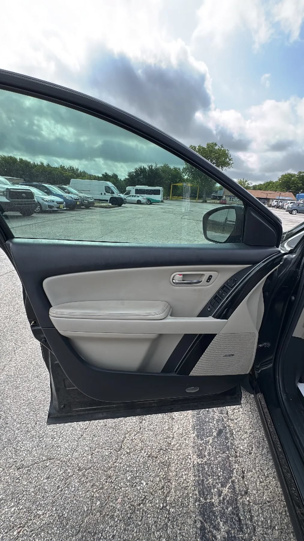 Used 2011 MAZDA CX-9 Touring w/ Moonroof & Bose Audio Pkg FWD image 11