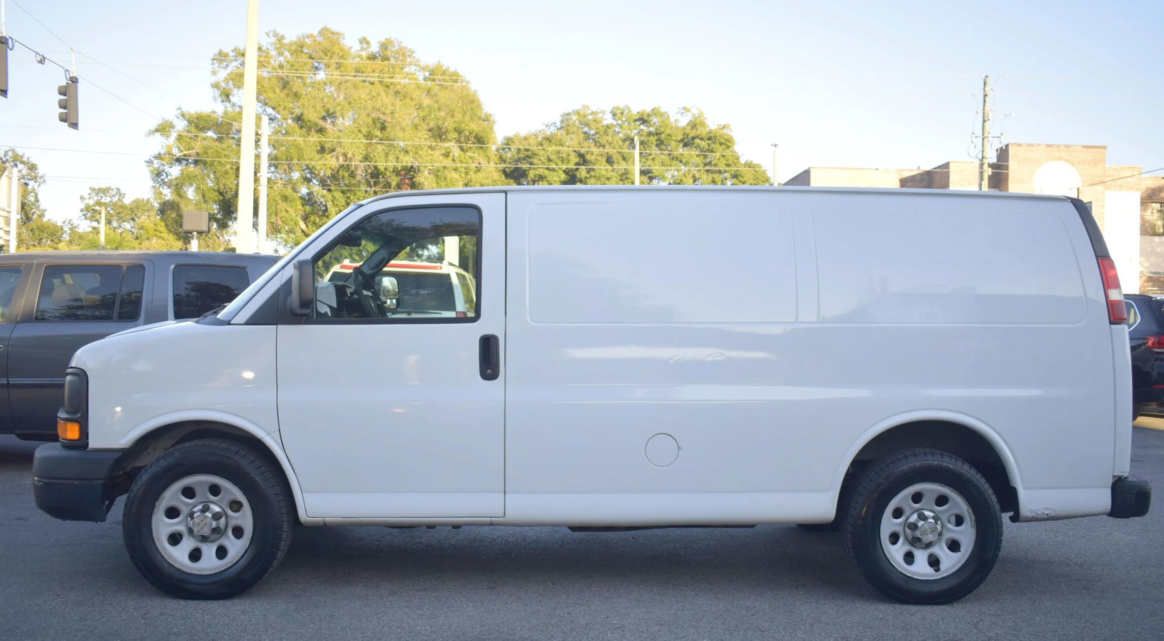 Used 2012 Chevrolet Express 1500 image 4