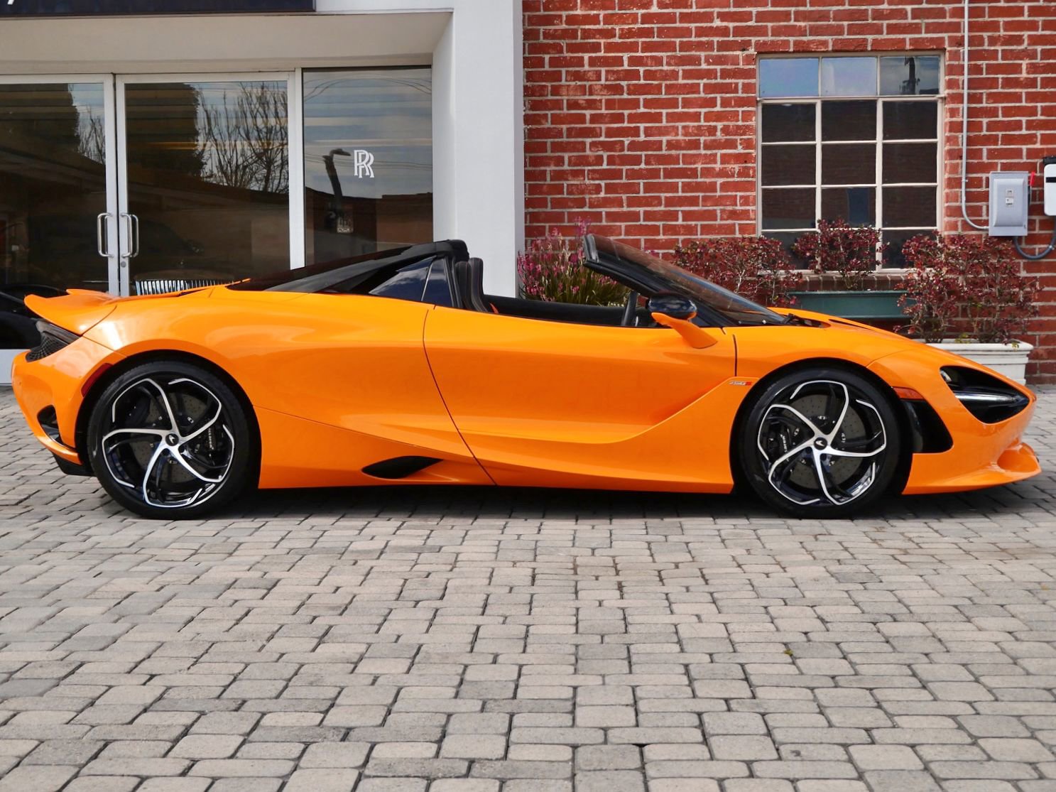 Used 2024 McLaren 750S Spider RWD image 3